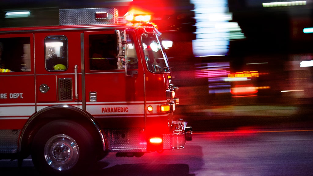 Crews battle structure fire in Victoria neighborhood, city officials say — WCCO / CBS Minnesota, Minnetonka Community news