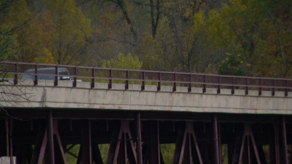 Businesses near Osceola brace as Highway 243 bridge set to close — WCCO / CBS Minnesota, Minnetonka Business news