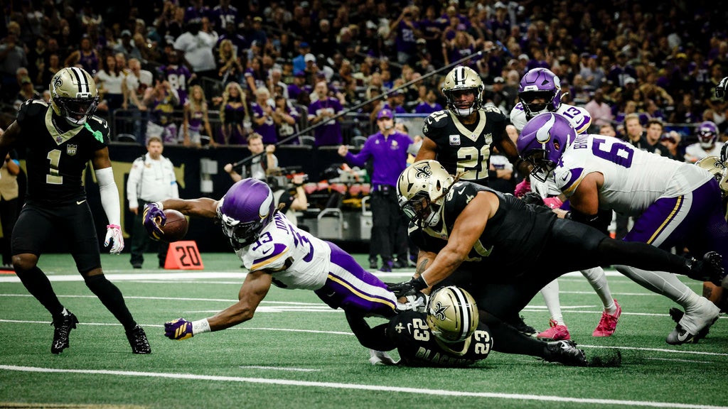Jefferson, Jones, Murray all produce to help the unbeaten Vikings top Saints 23-13 โ WCCO / CBS Minnesota, Minnetonka Sports news