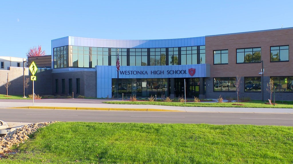 Westonka schools develop AI policymaking group to prepare for evolving technology — WCCO / CBS Minnesota, Minnetonka Technology news