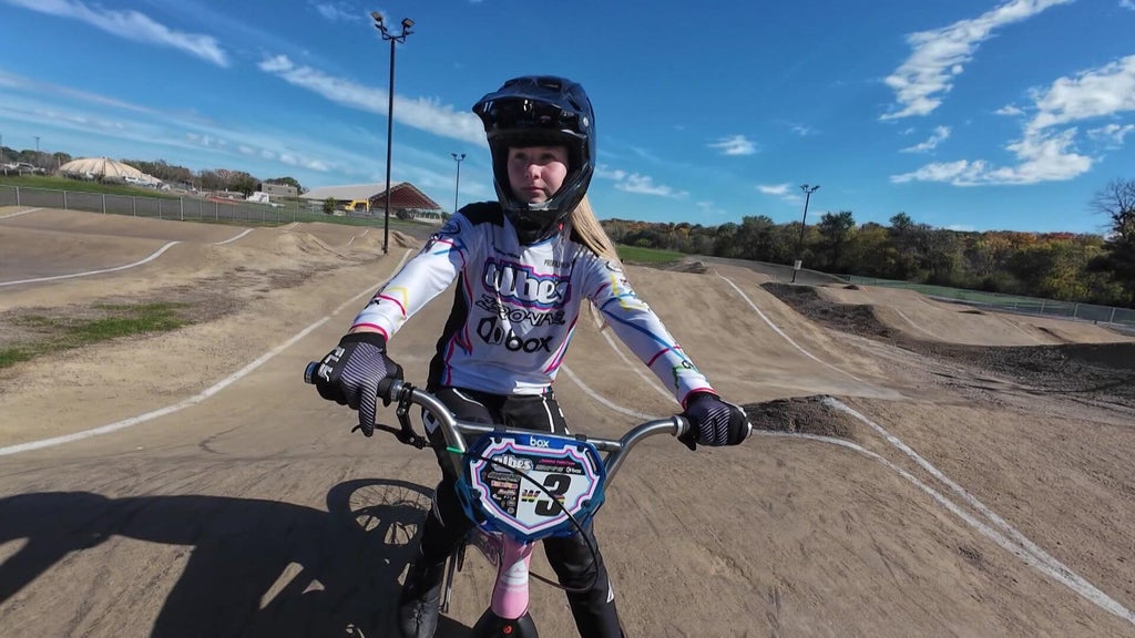 Woodbury BMX world champion continues to outpace competition at 14 — WCCO / CBS Minnesota, Minnetonka Schools news