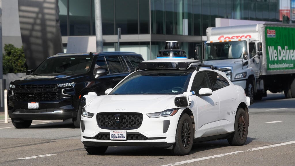 St. Paul City Council approves plan to study impact of robotaxis on workforce, public safety — WCCO / CBS Minnesota, Minnetonka Technology news
