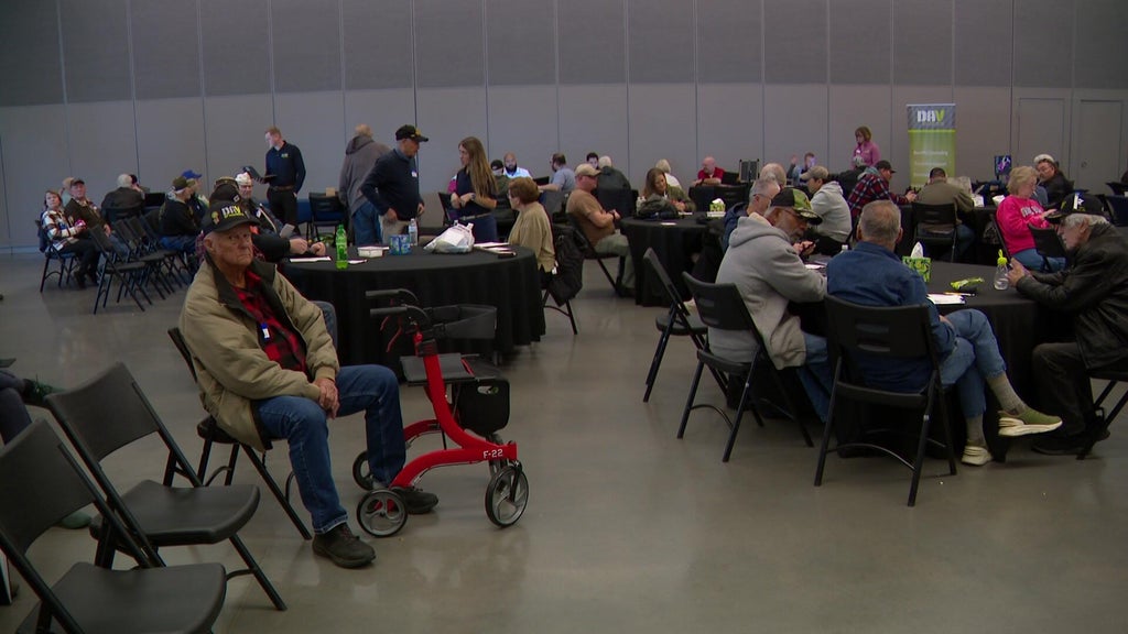 Minnesota veterans receiving claims assistance, health exams at clinic — WCCO / CBS Minnesota, Minnetonka Arts news