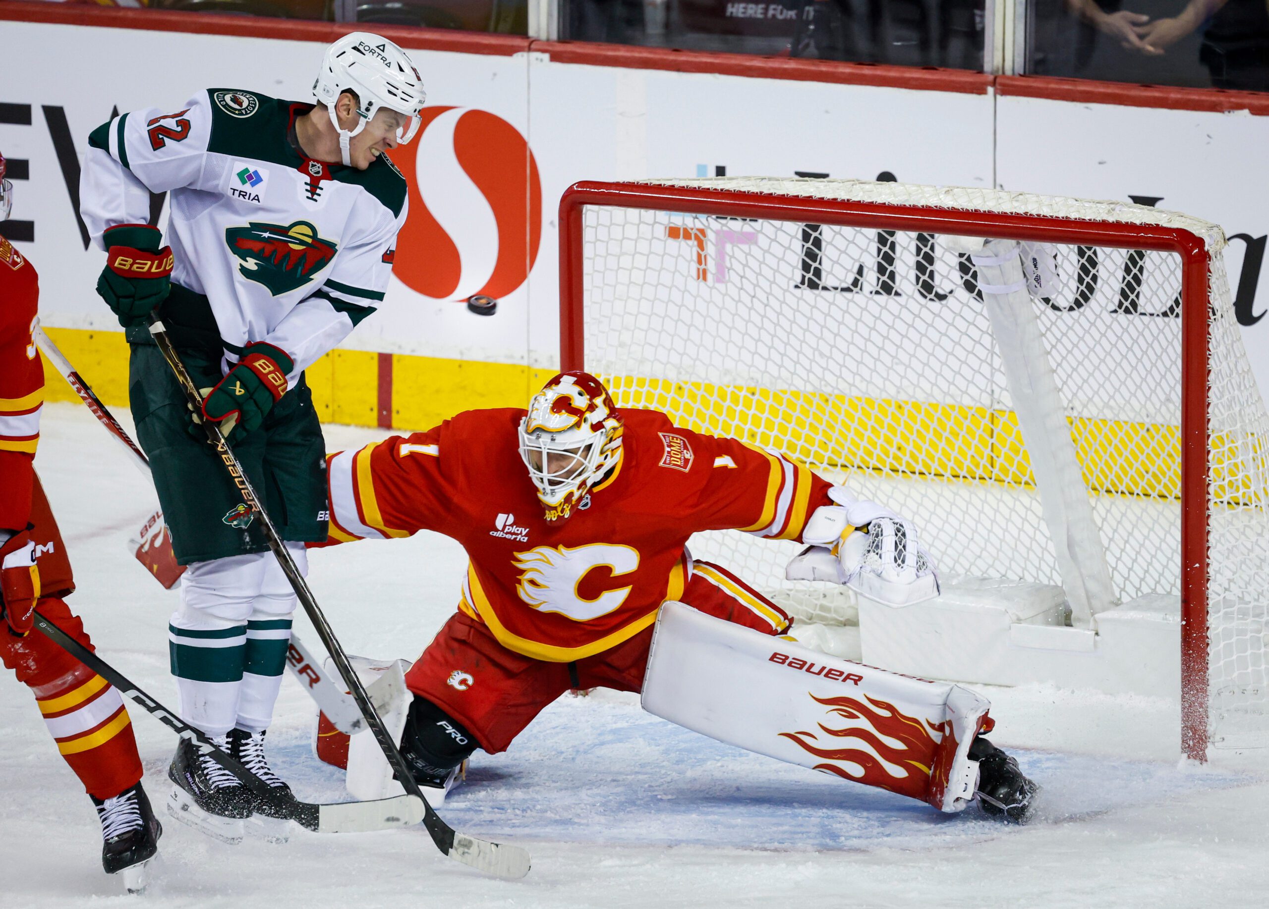Cooley makes 36 saves in the Flames’ 2-1 victory over the Wild — KSTP 5, Minnetonka Sports news