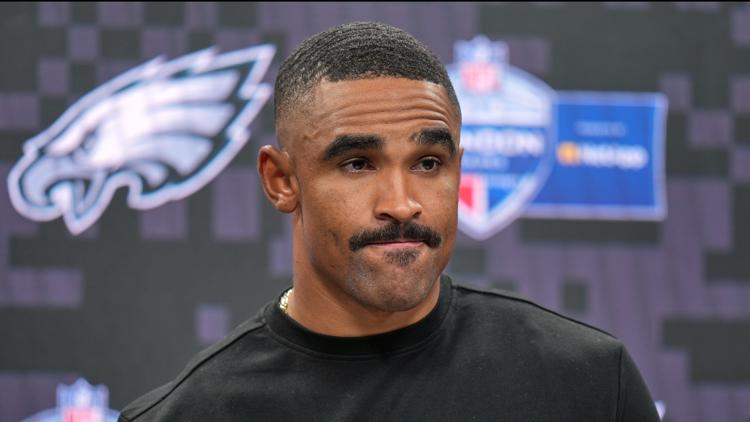 Eagles QB Jalen Hurts sidelined indefinitely with blood clots that could cost him the season — KARE 11 Sports, Minnetonka Sports news