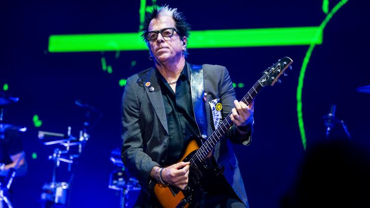 The Offspring guitarist Noodles leaves tour due to 'fairly serious health issue' — KARE 11 Entertainment