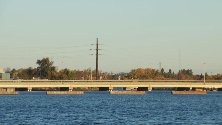 Border communities feel strain as U.S.-Canada trade war disrupts longtime friendship — Minnetonka Community news