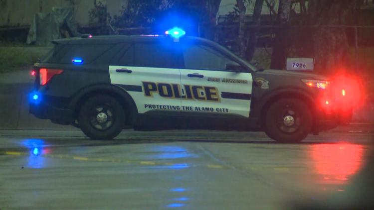 Driver arrested on DWI charge after running red light and crashing into car, police say — KENS 5 (San Antonio), Minnetonka Health news