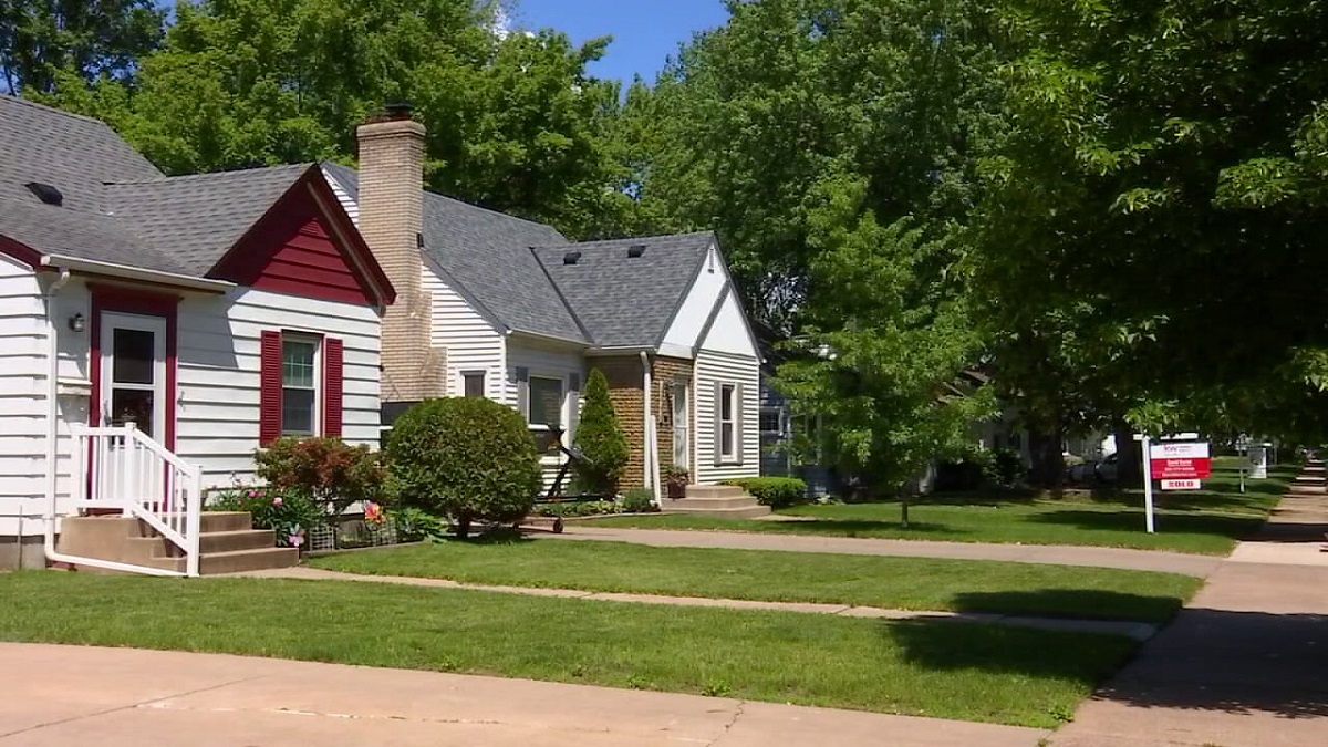 US pending home sales sink near 12-year low as rates top 7%: Report — FOX 9, Minnetonka Real Estate news