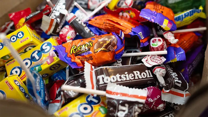 Halloween candy prices jump 8.1% as Americans prepare to spend billions on treats — FOX 9, Minnetonka Community news