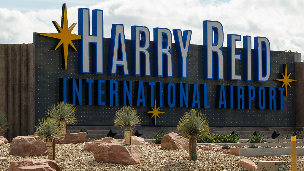 Private jet runs off Vegas runway and crashes into airport fence — FOX 9, Minnetonka Community news